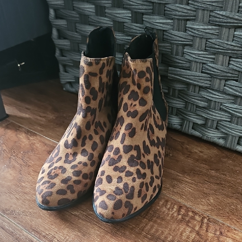 Esprit Leopard Print Ankle Boots